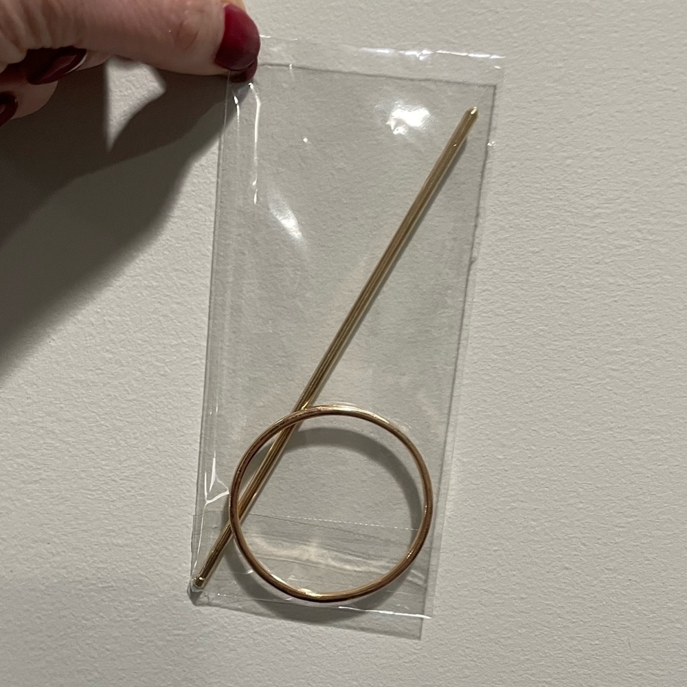 {SHEIN} 1pc Minimalist Golden Hair Accessory - Picture 3 of 3